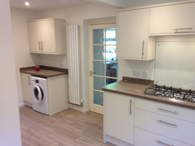 Howdens new kitchen fitter Cirencester Glos